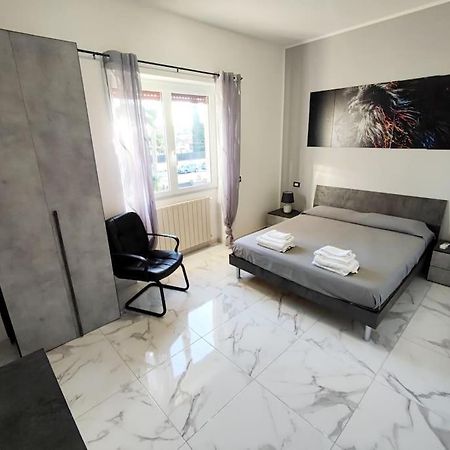 Intero Appartamento Casa Vacanze "Il Pino" Roma Infernetto Buitenkant foto